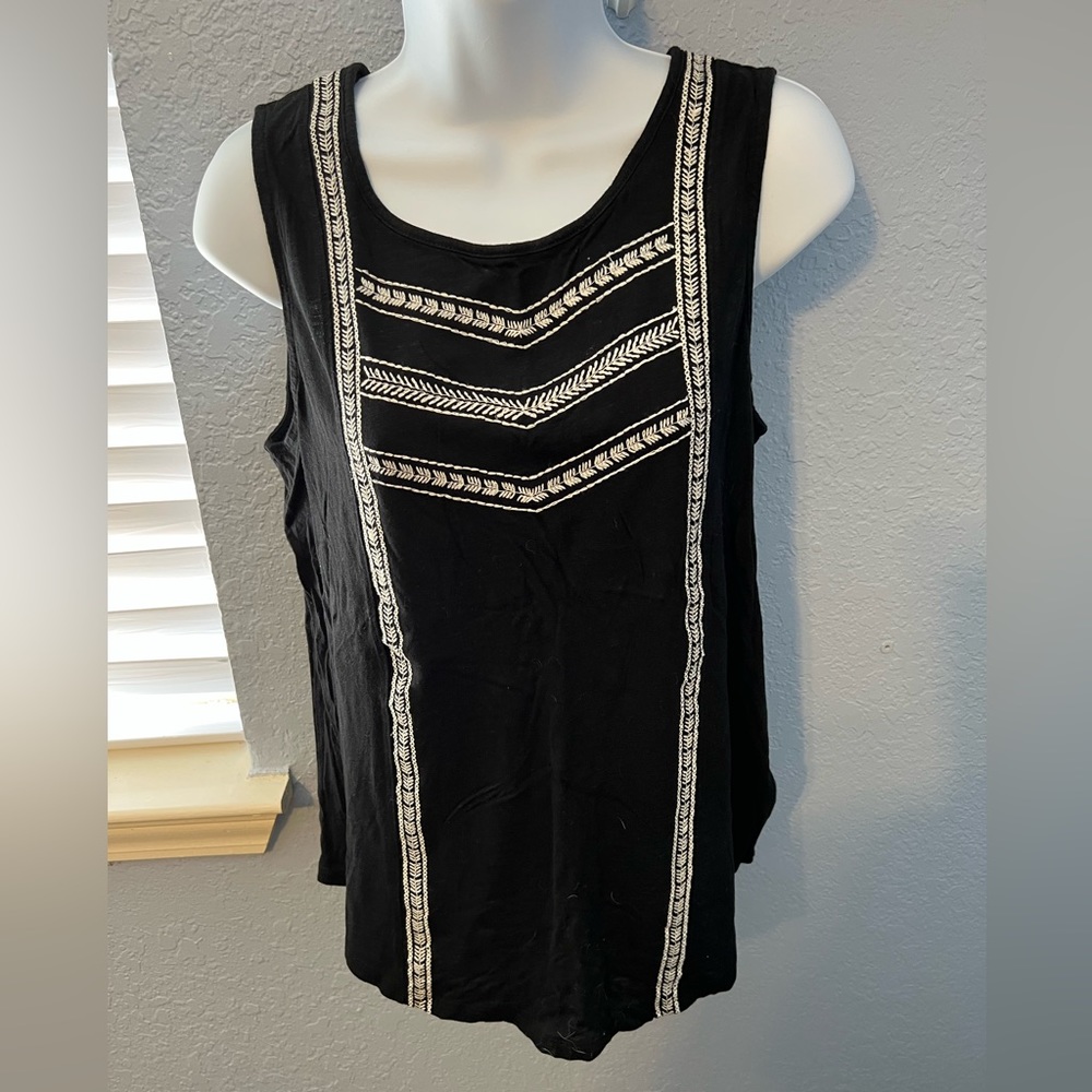 Old Navy top in good used condition. Measurements provided upon request.